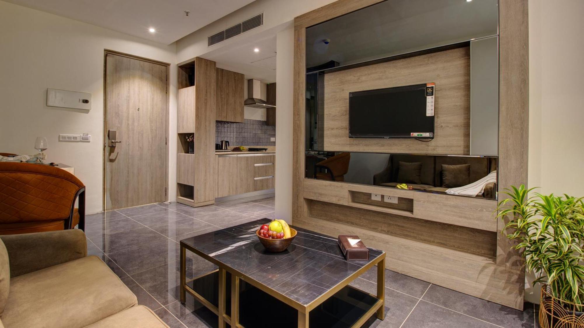 Rhythm Gurugram Hotel & Suites, Sohna Road Gurgaon Dış mekan fotoğraf