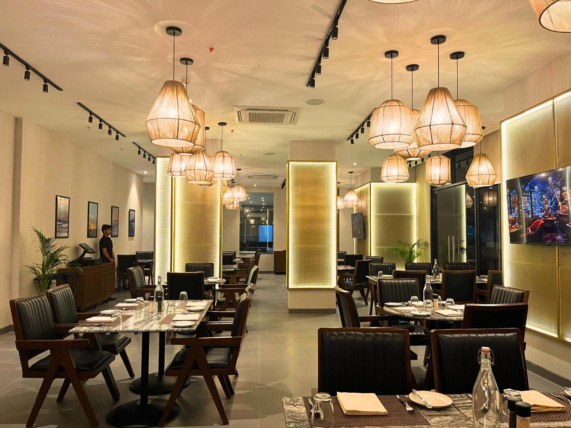Rhythm Gurugram Hotel & Suites, Sohna Road Gurgaon Dış mekan fotoğraf
