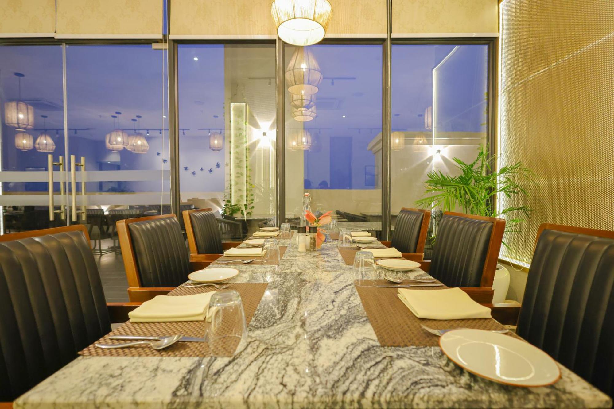 Rhythm Gurugram Hotel & Suites, Sohna Road Gurgaon Dış mekan fotoğraf