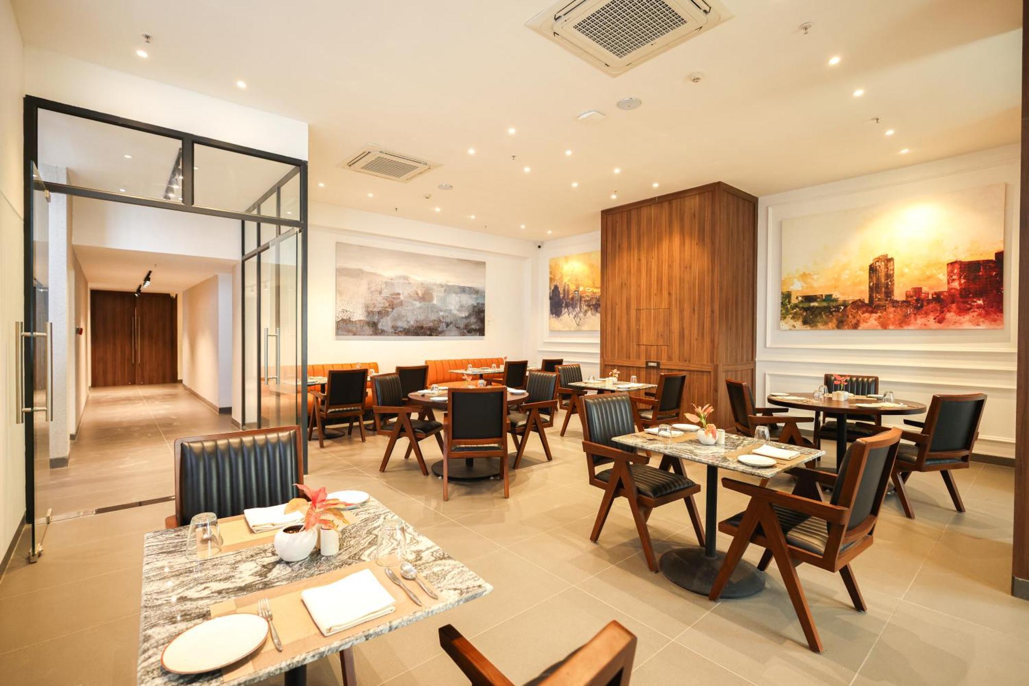 Rhythm Gurugram Hotel & Suites, Sohna Road Gurgaon Dış mekan fotoğraf