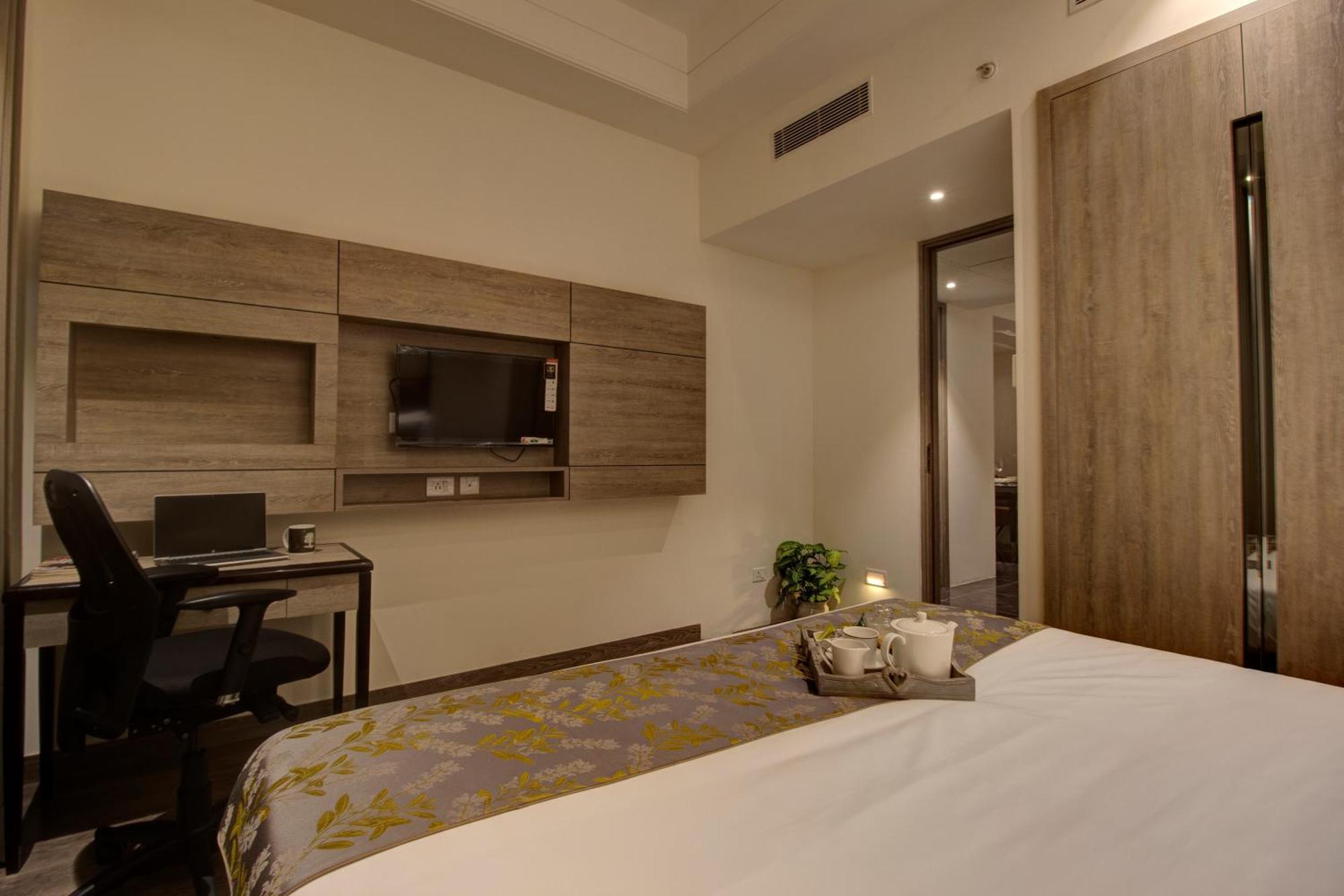 Rhythm Gurugram Hotel & Suites, Sohna Road Gurgaon Dış mekan fotoğraf