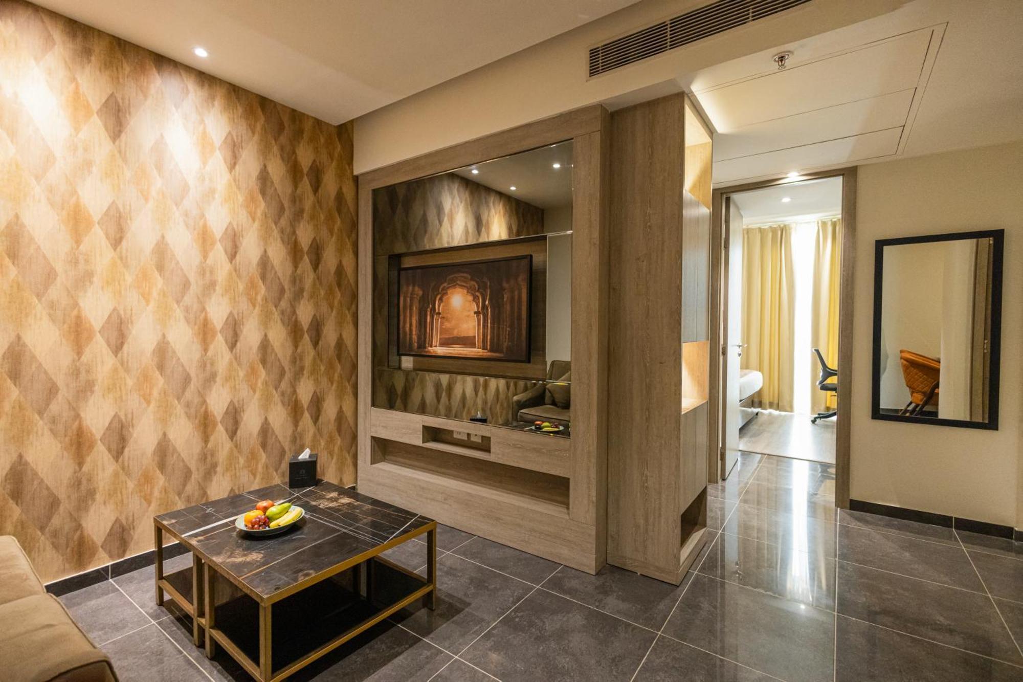 Rhythm Gurugram Hotel & Suites, Sohna Road Gurgaon Dış mekan fotoğraf