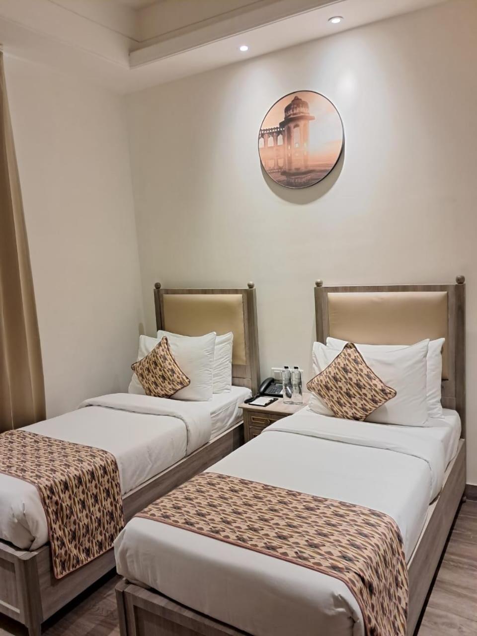 Rhythm Gurugram Hotel & Suites, Sohna Road Gurgaon Dış mekan fotoğraf